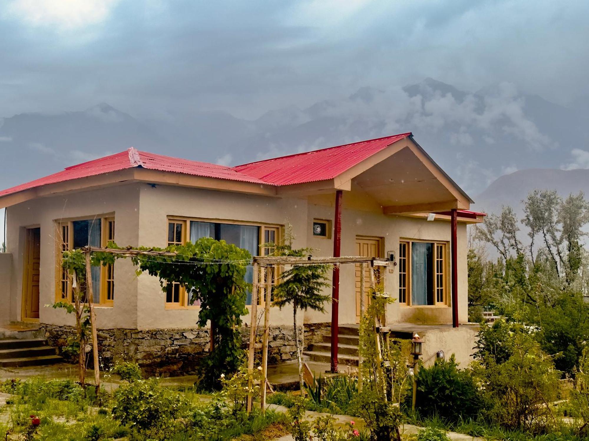 Orgventure Resorts Скарду Экстерьер фото
